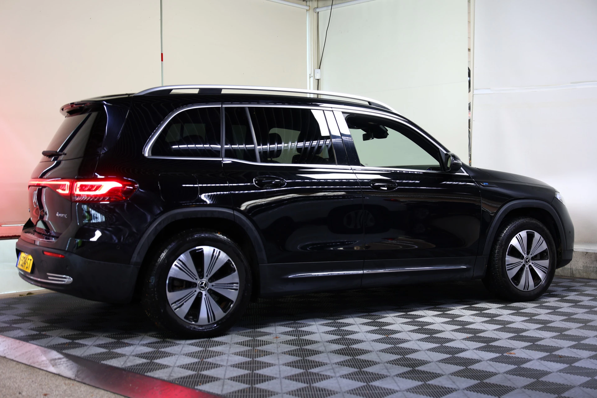 Hoofdafbeelding Mercedes-Benz EQB