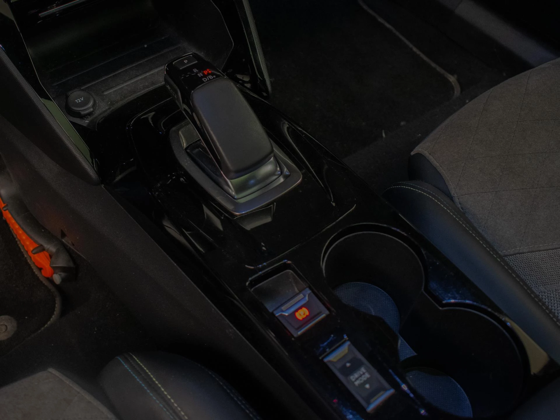 Hoofdafbeelding Peugeot e-2008