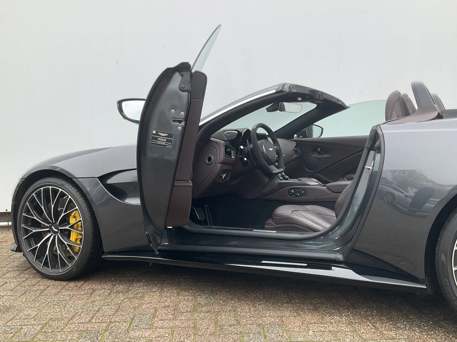 Hoofdafbeelding Aston Martin V8 Vantage