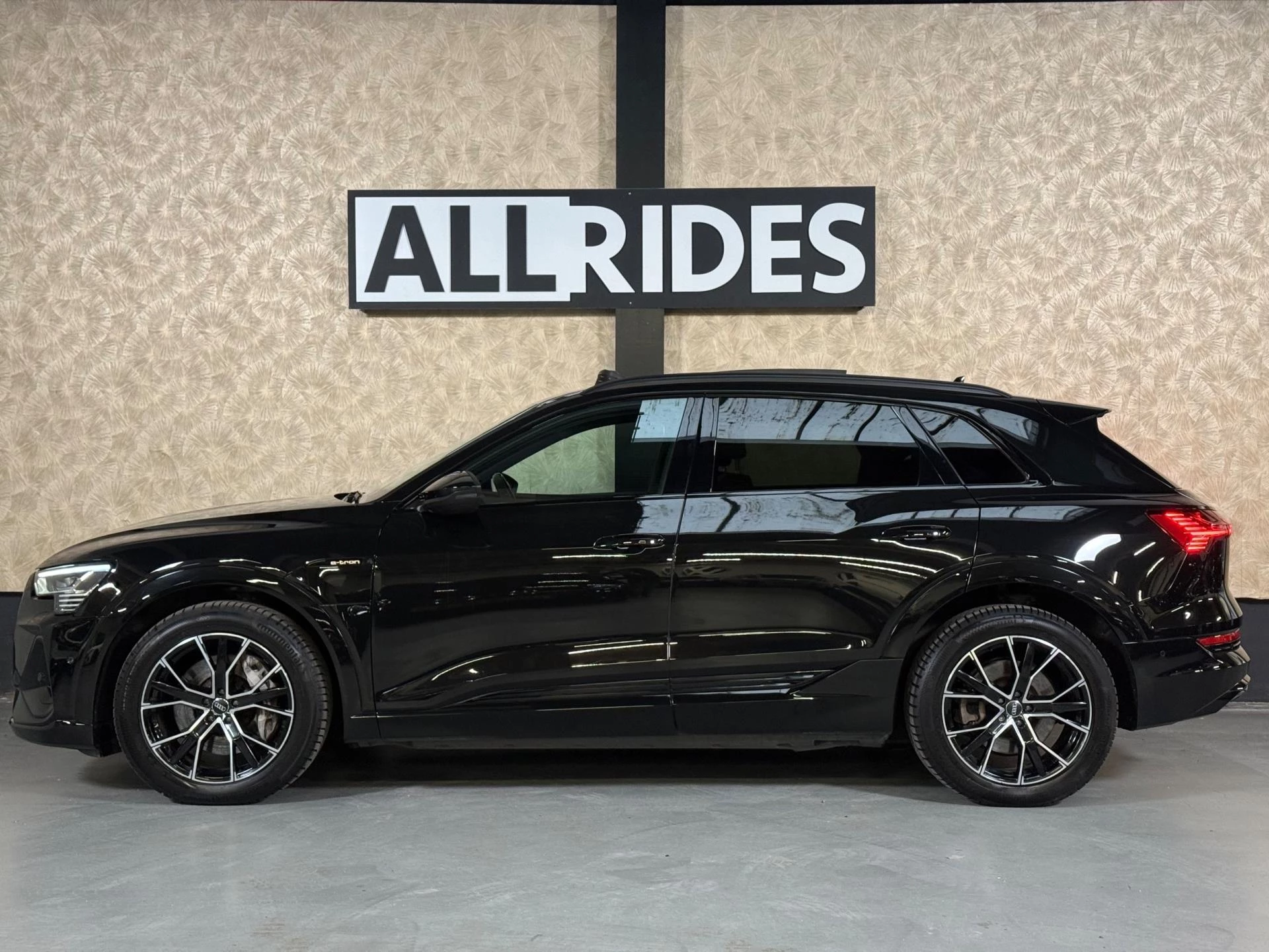 Hoofdafbeelding Audi e-tron