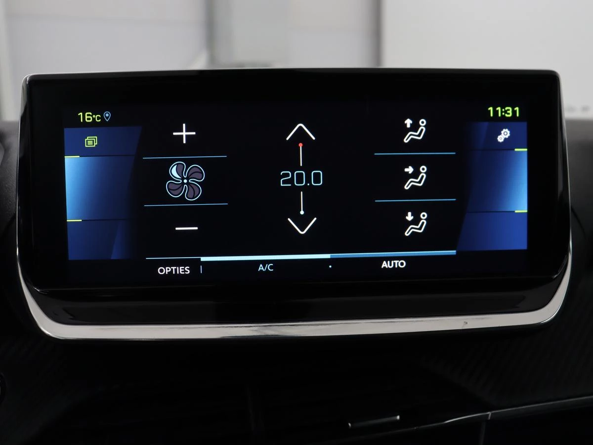 Hoofdafbeelding Peugeot e-2008