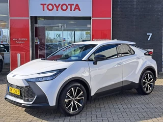 Toyota C-HR 2.0 PHEV 220 DYNAMIC NL-AUTO 4-SEIZOENSBANDEN TREKHAAK PDC V+A STOEL- EN STUURVERWARMING
