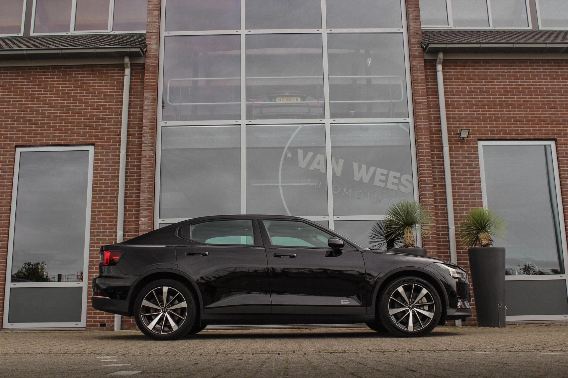 Hoofdafbeelding Polestar 2