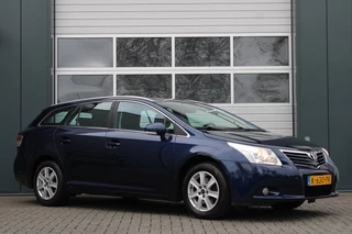 Toyota Avensis Wagon 1.8 VVTi Comfort Cruise/Camera/Stoelverwarming/Navi/Bluetooth/16"LM/RadioCD.AUX.USB/Trekhaak/APK:11-04-2027