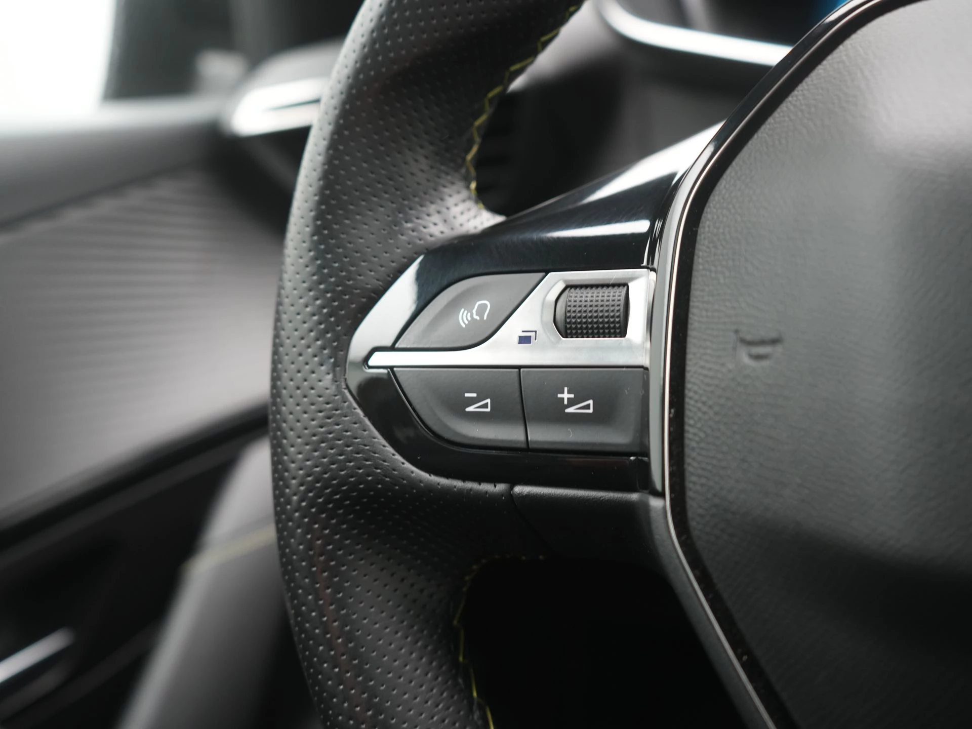 Hoofdafbeelding Peugeot e-208