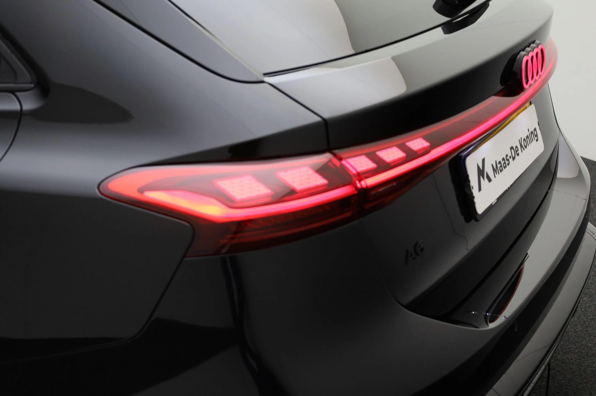 Hoofdafbeelding Audi A6 Avant e-tron