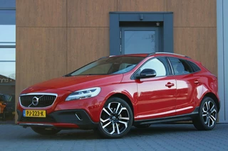 Volvo V40 Cross Country 1.5 T3 Nordic+ Automaat | Leder | Stoelverwarming