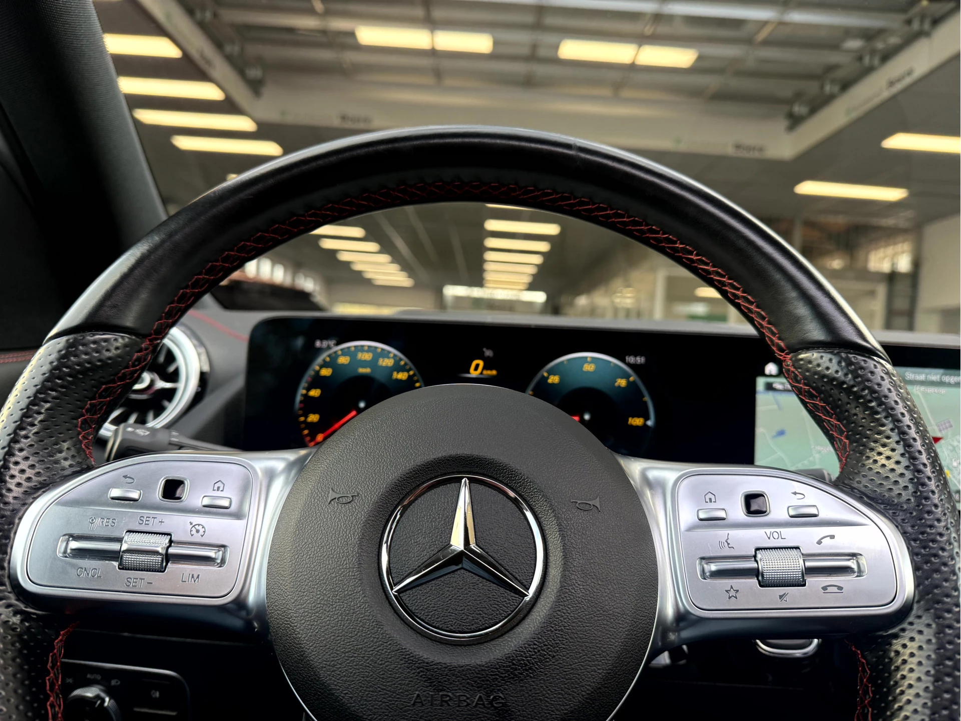 Hoofdafbeelding Mercedes-Benz EQA