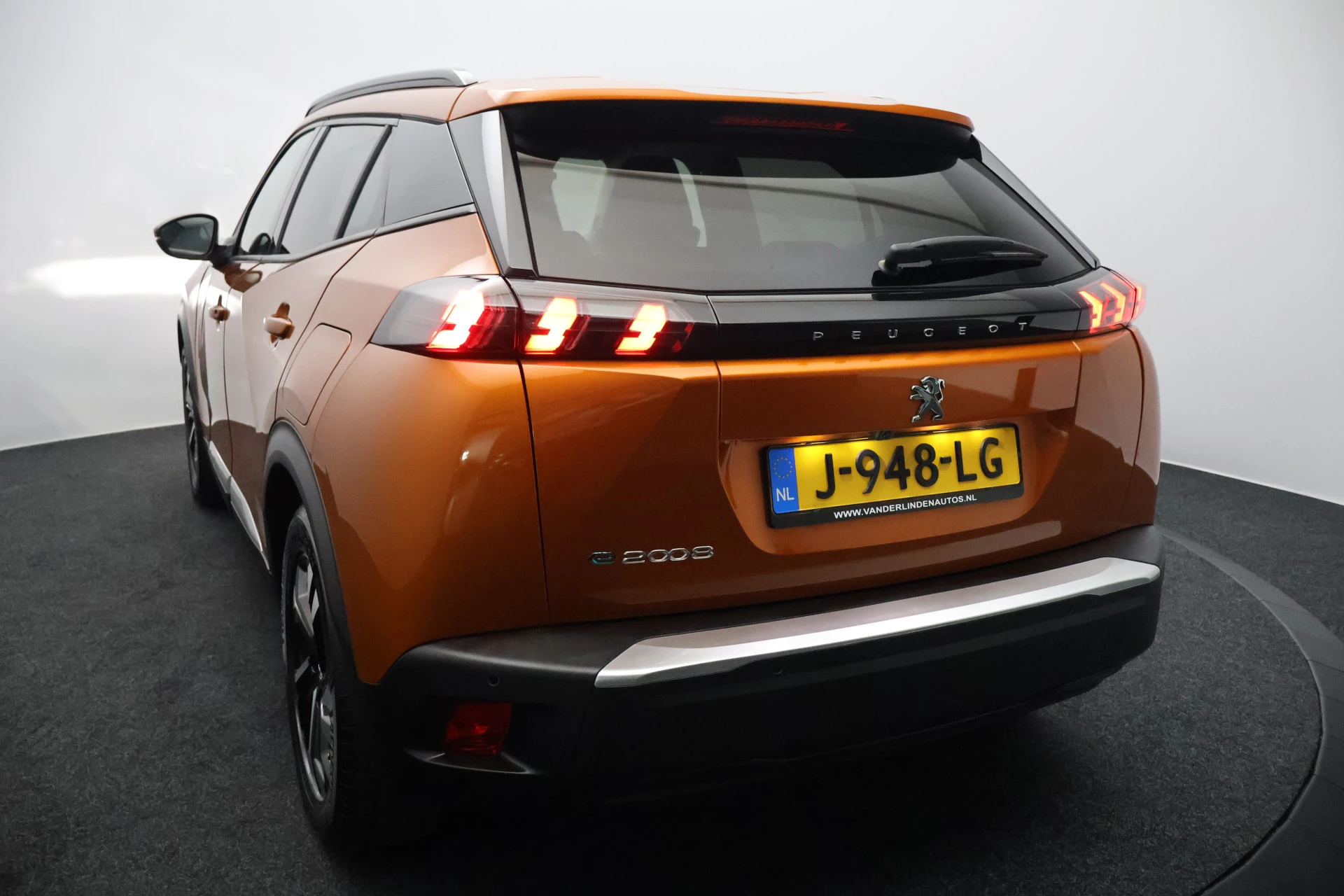 Hoofdafbeelding Peugeot e-2008