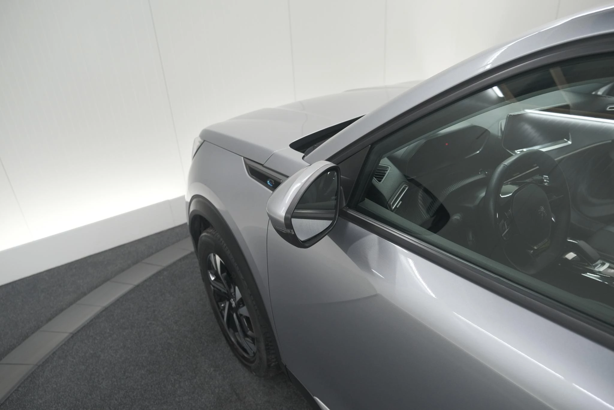 Hoofdafbeelding Peugeot e-2008