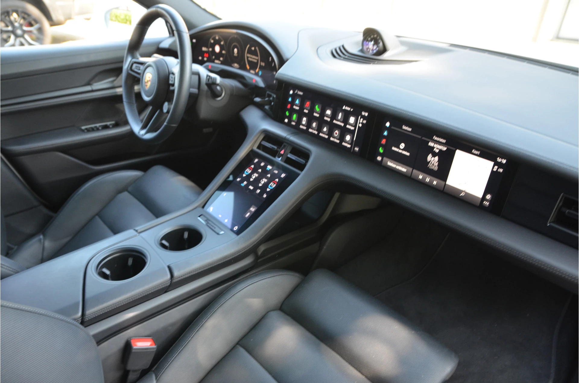 Hoofdafbeelding Porsche Taycan