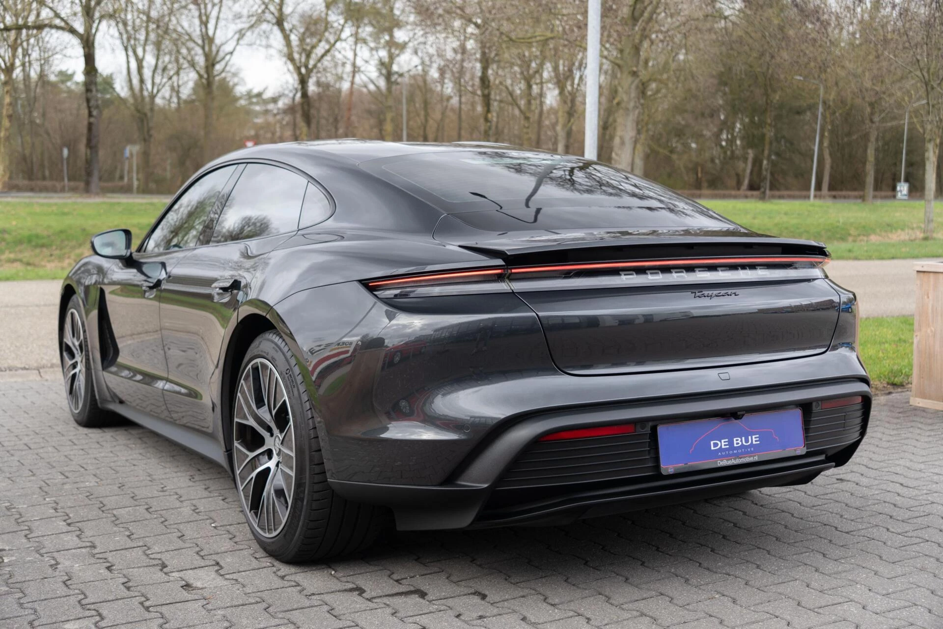 Hoofdafbeelding Porsche Taycan