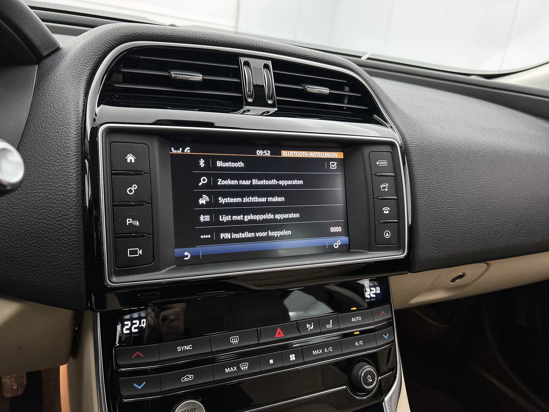 Hoofdafbeelding Jaguar XE