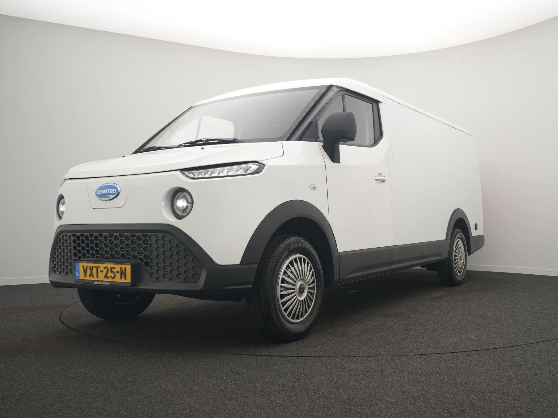 Hoofdafbeelding Cenntro Logistar 260