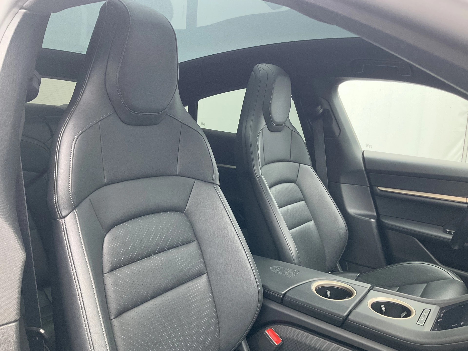 Hoofdafbeelding Porsche Taycan
