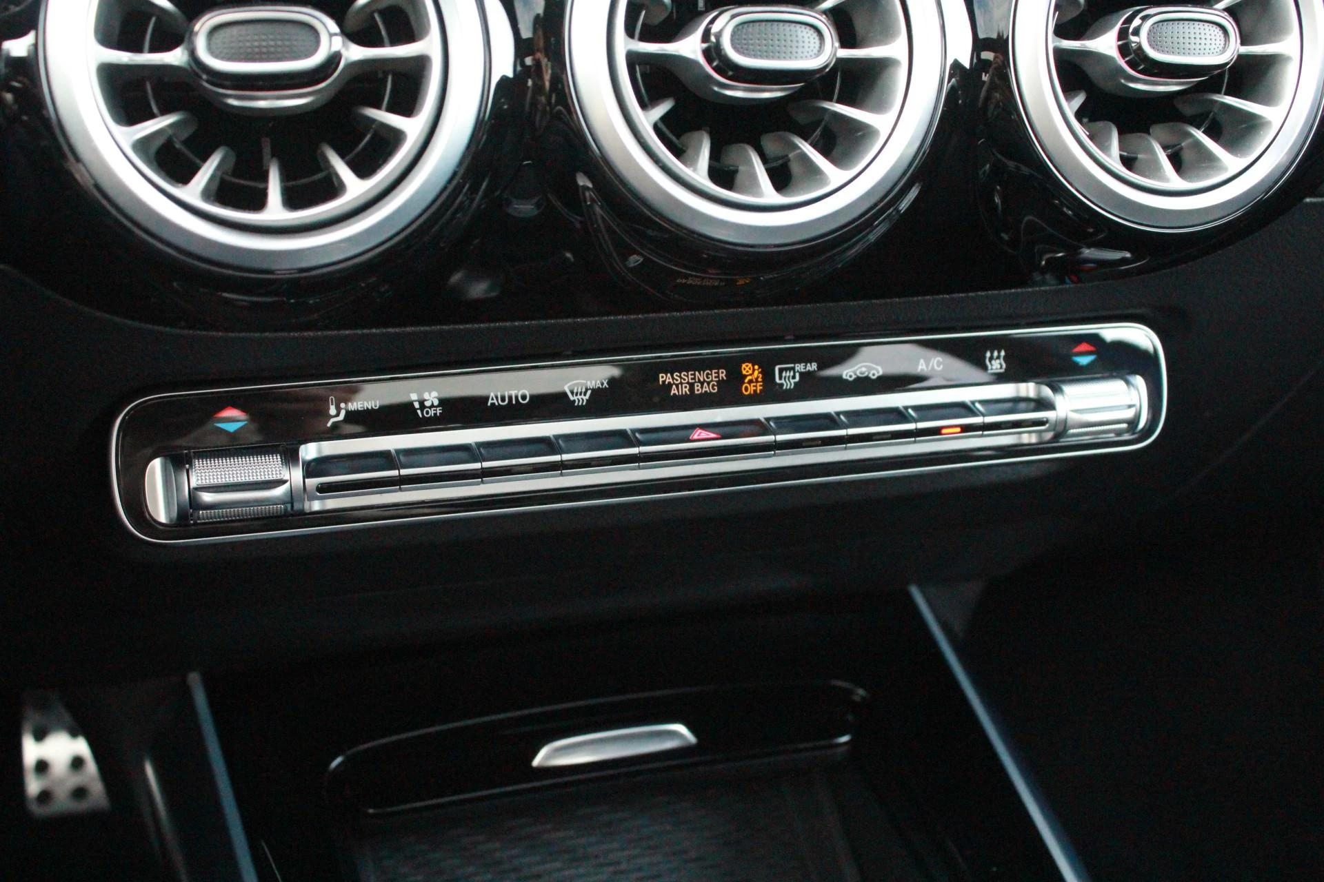 Hoofdafbeelding Mercedes-Benz EQA