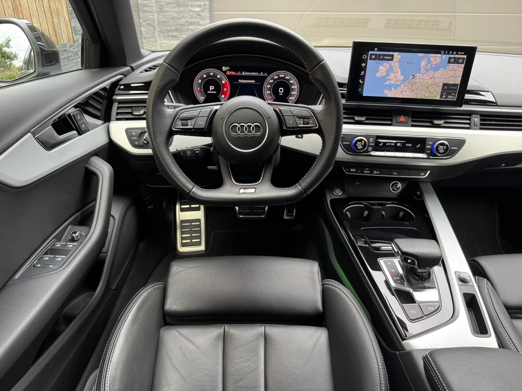 Hoofdafbeelding Audi A4