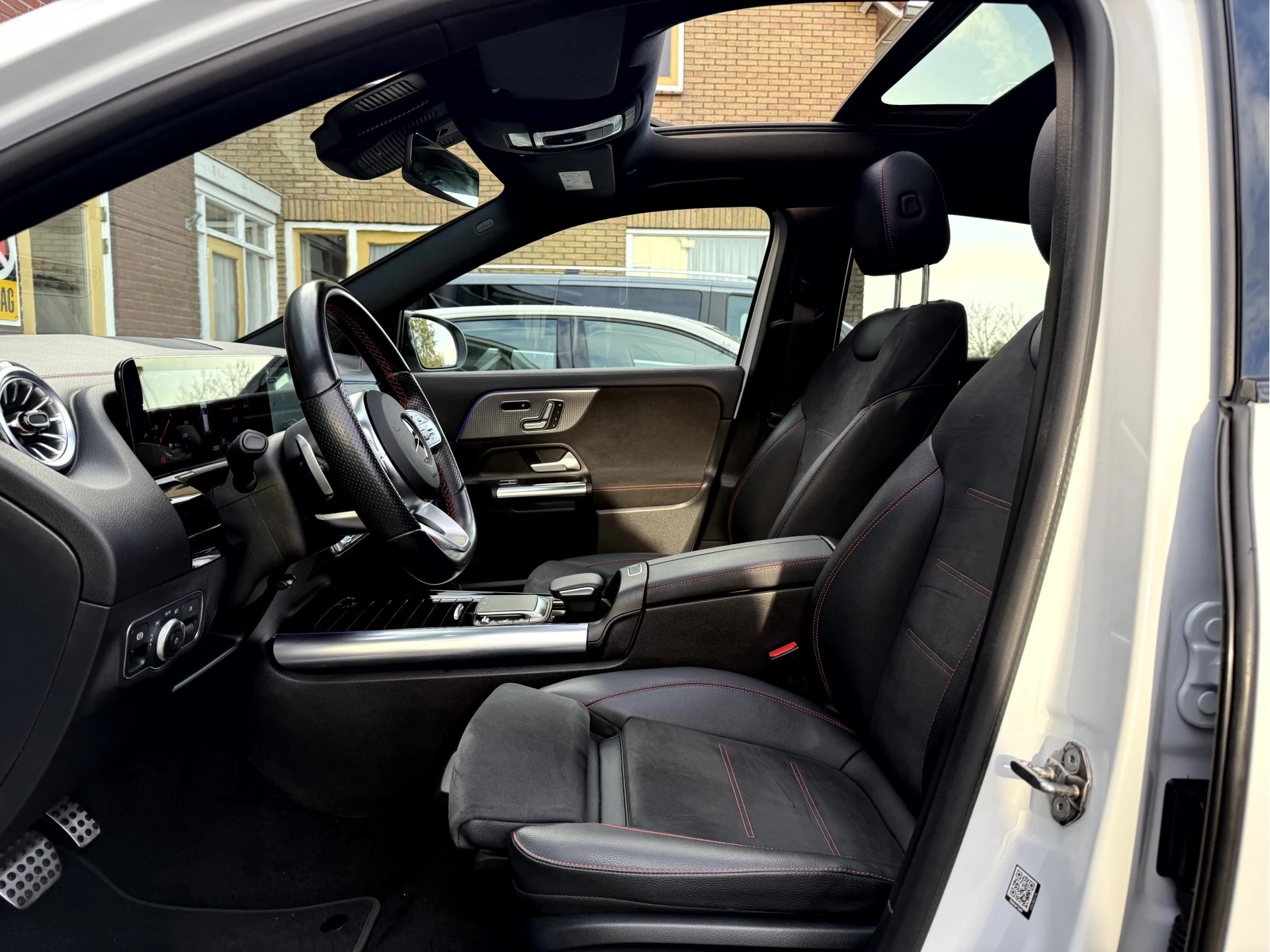 Hoofdafbeelding Mercedes-Benz EQA