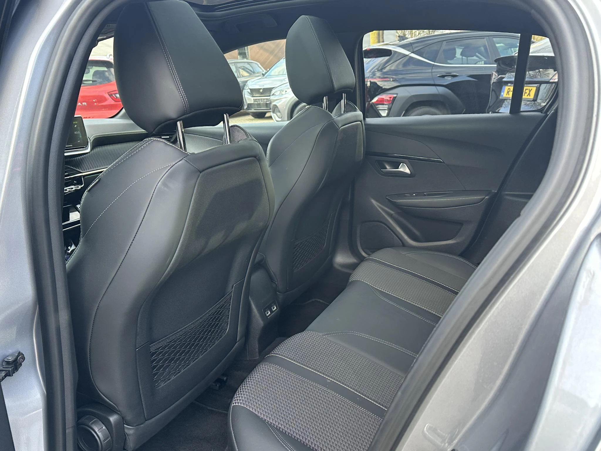 Hoofdafbeelding Peugeot e-208