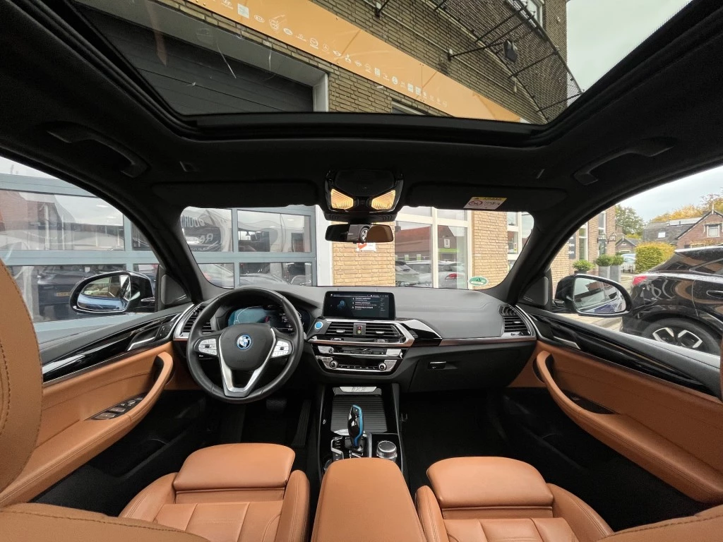 Hoofdafbeelding BMW iX3