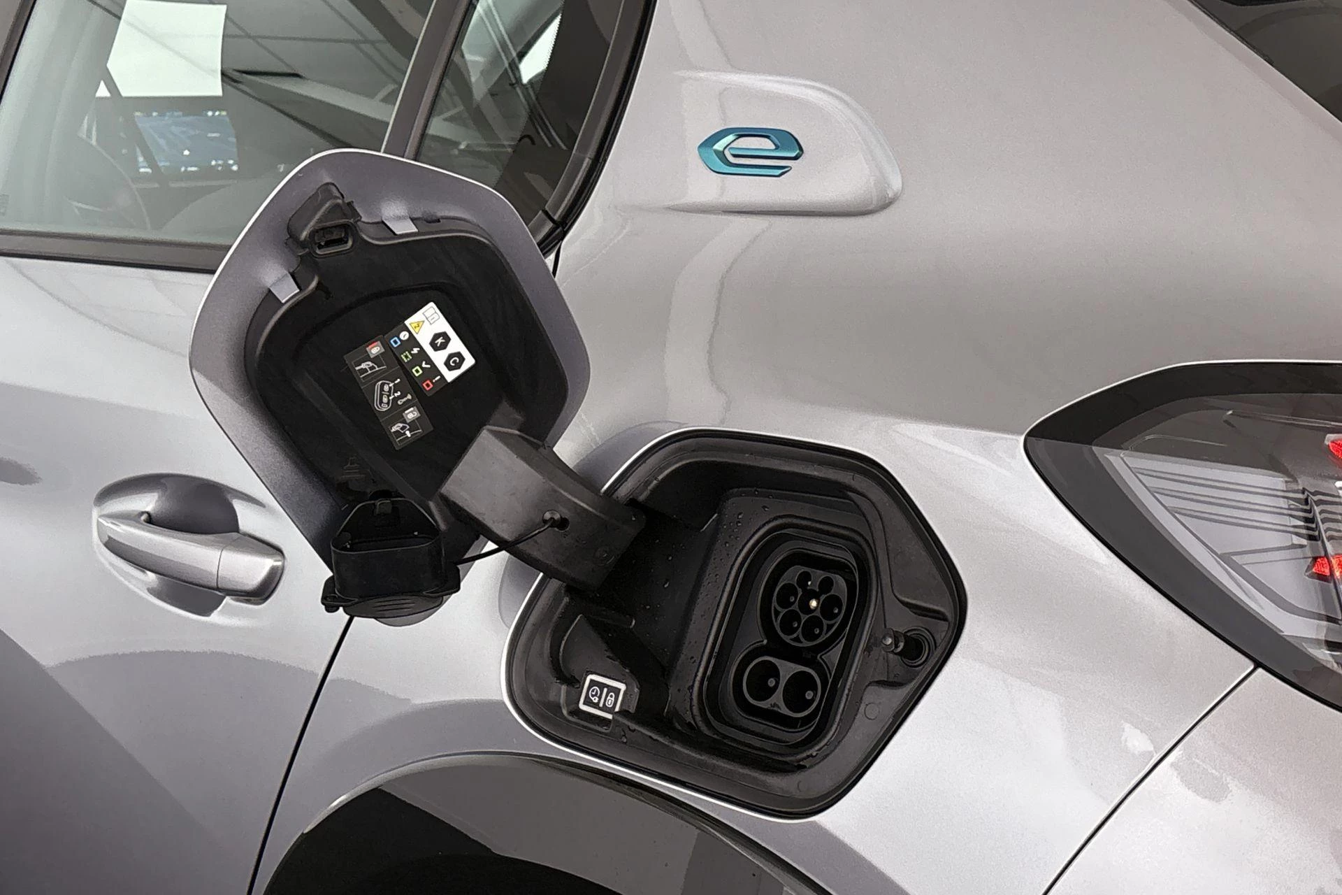 Hoofdafbeelding Peugeot e-208