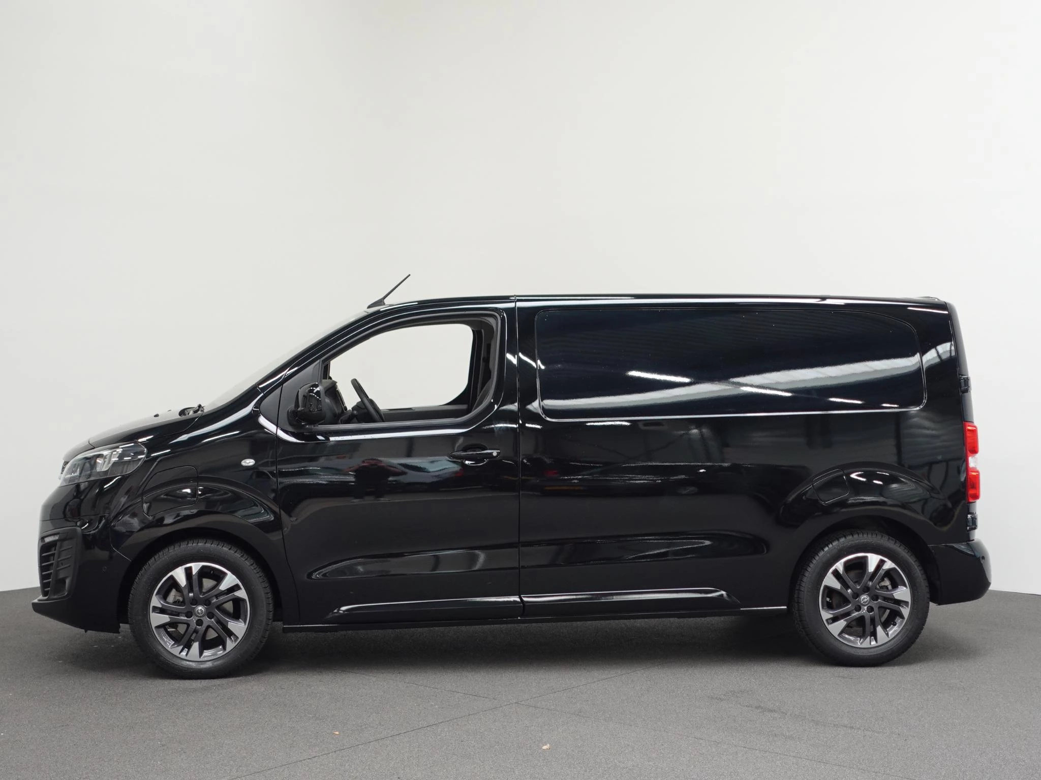 Hoofdafbeelding Opel Vivaro-e