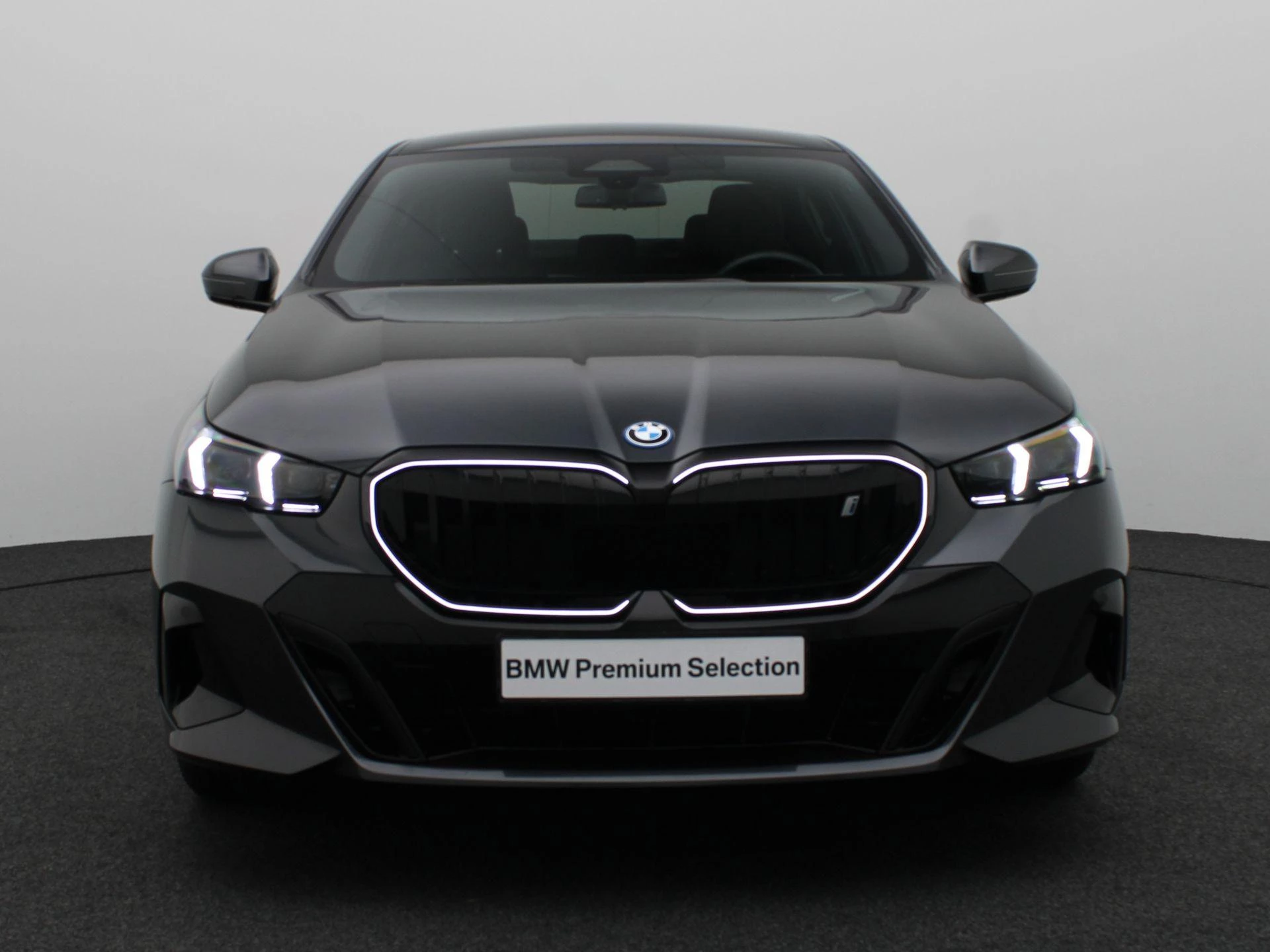 Hoofdafbeelding BMW i5