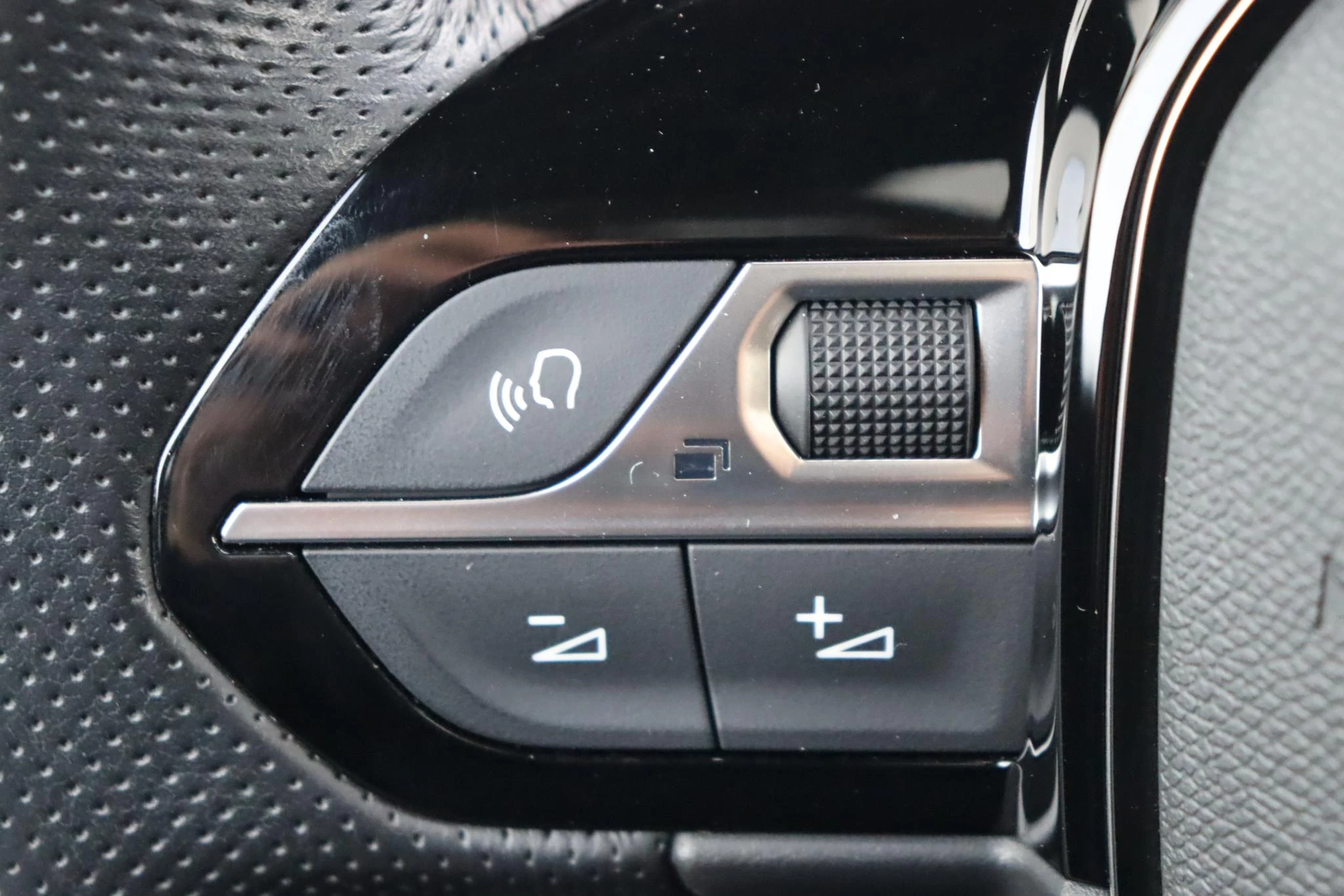 Hoofdafbeelding Peugeot e-2008