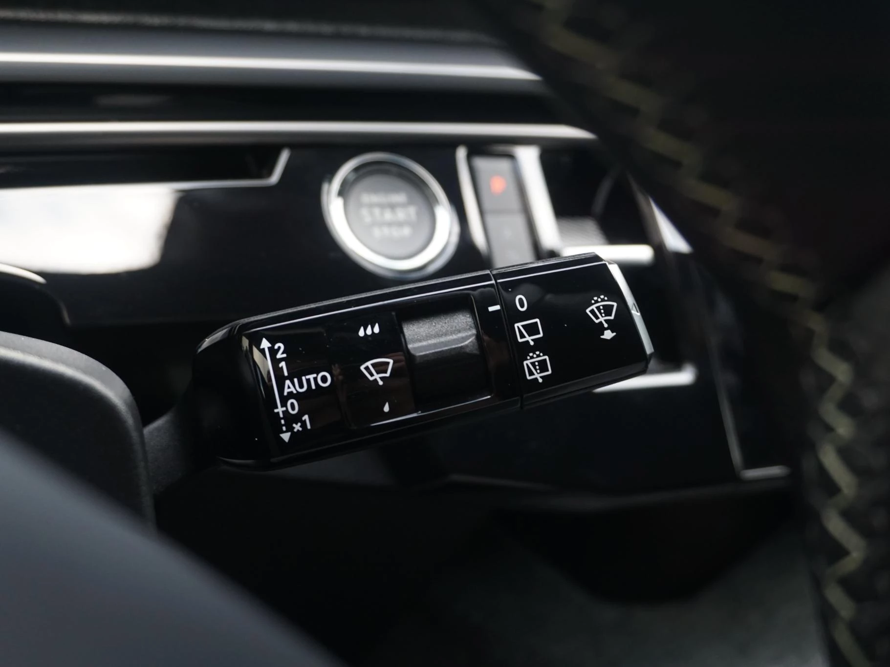 Hoofdafbeelding Peugeot e-5008