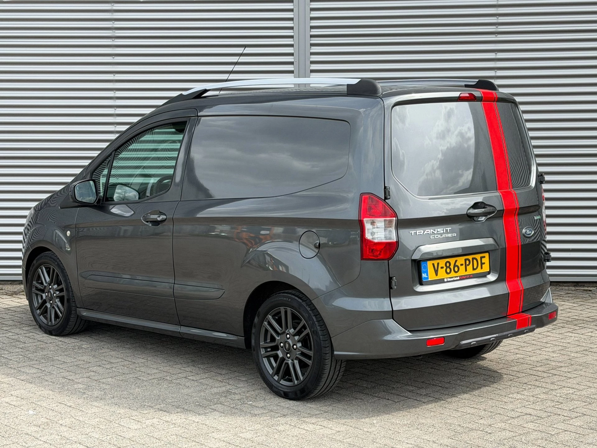 Hoofdafbeelding Ford Transit Courier