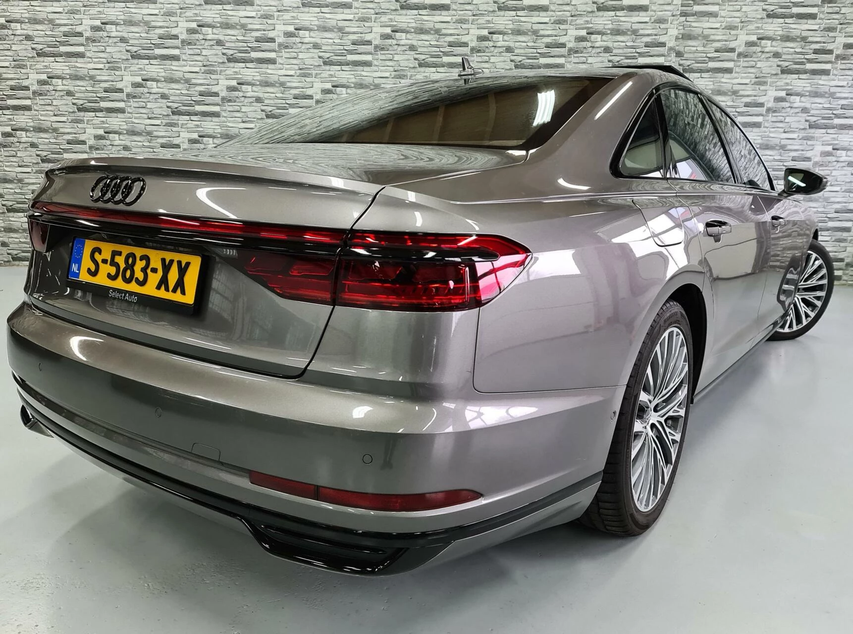 Hoofdafbeelding Audi A8
