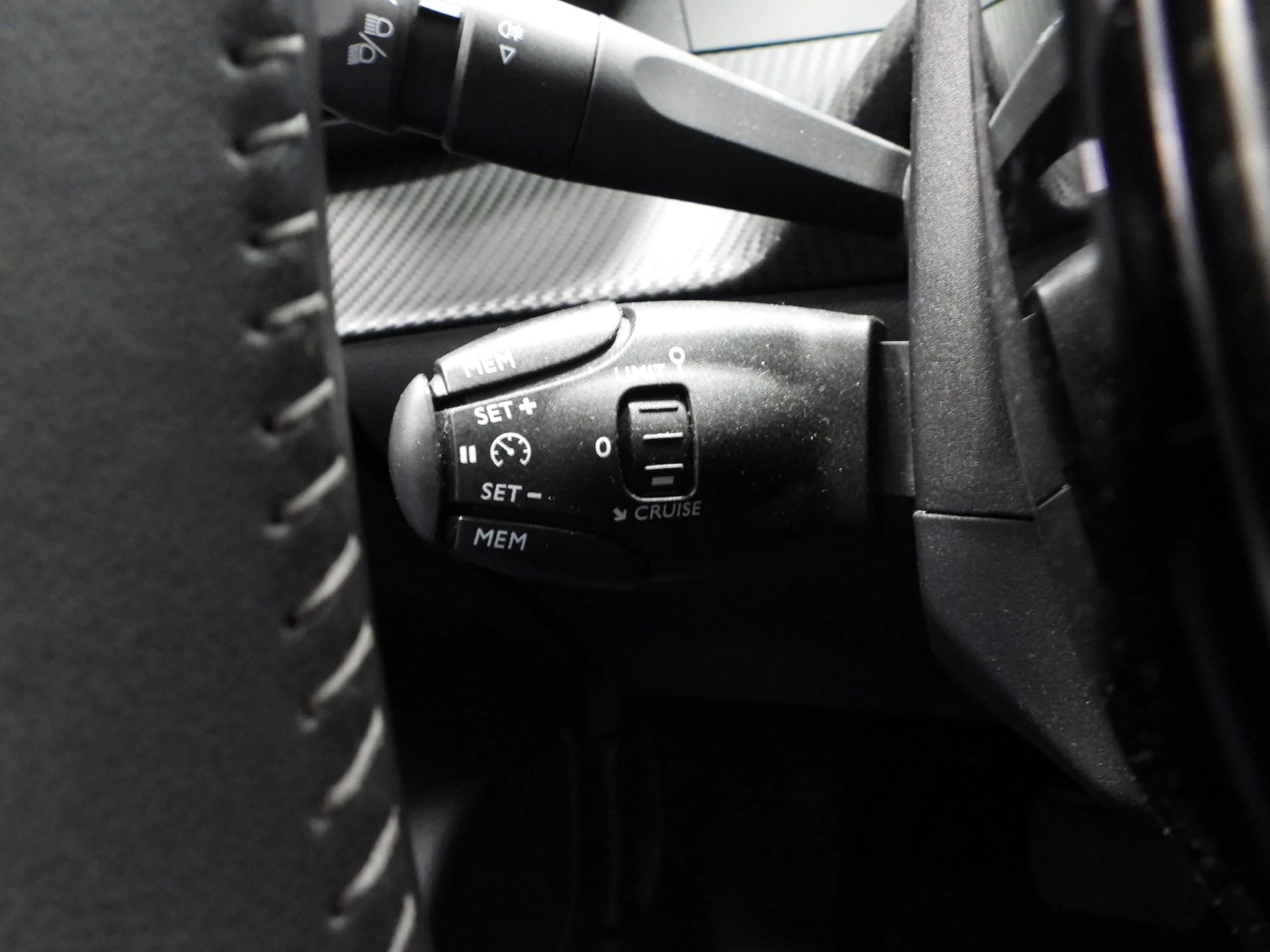 Hoofdafbeelding Peugeot e-208