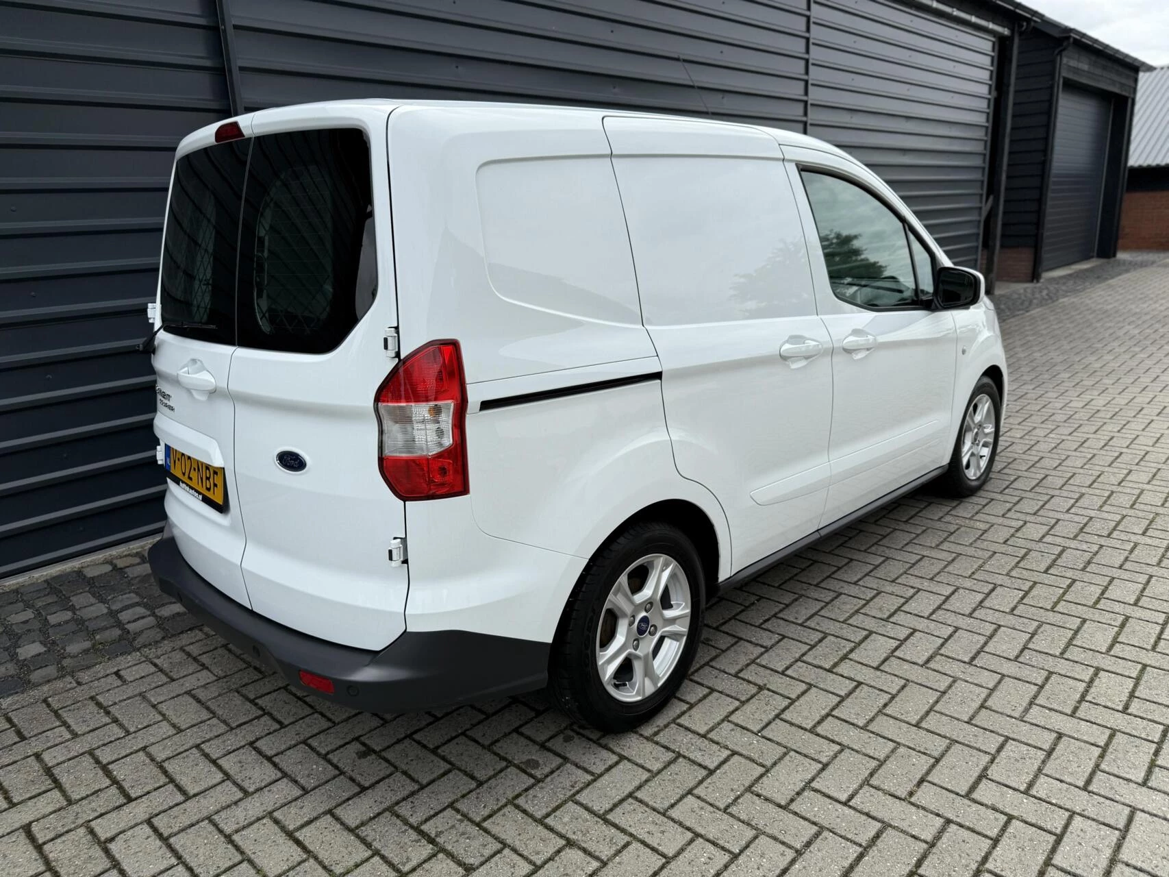 Hoofdafbeelding Ford Transit Courier