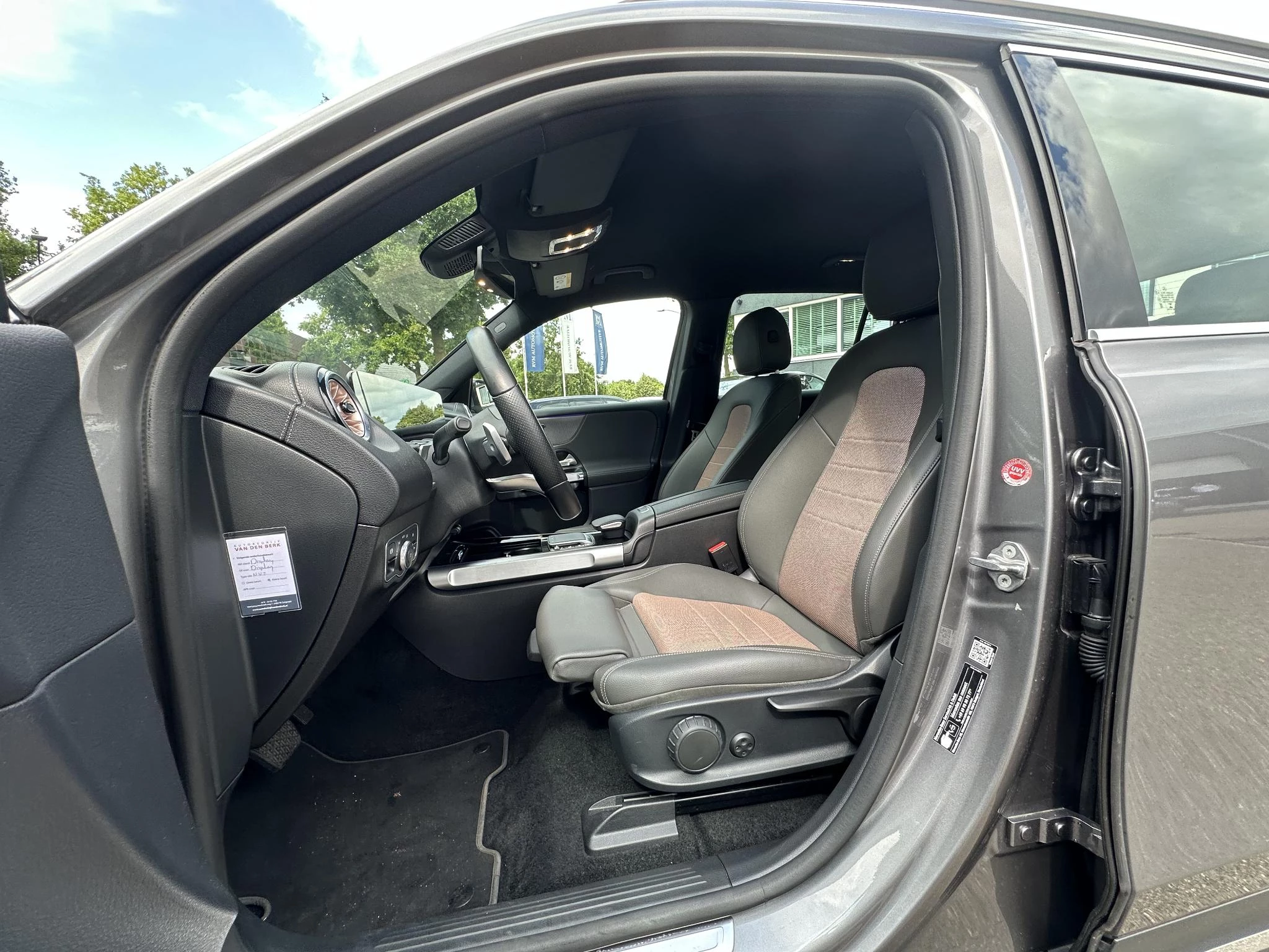 Hoofdafbeelding Mercedes-Benz EQB