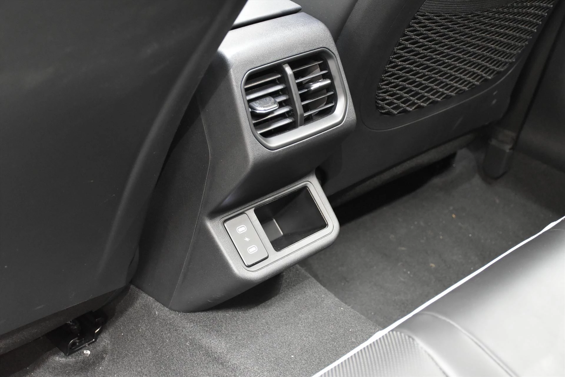 Hoofdafbeelding Kia K4