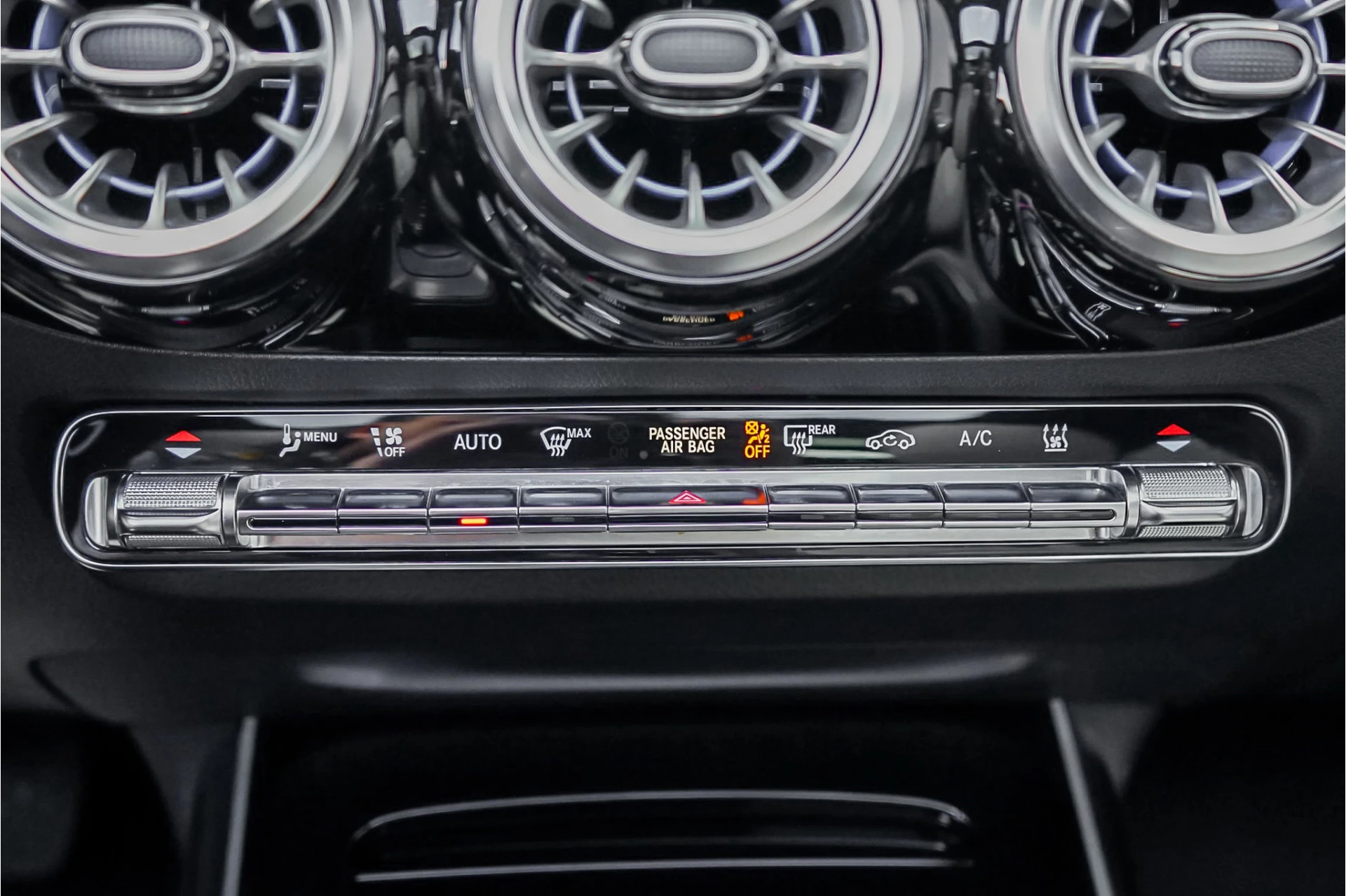 Hoofdafbeelding Mercedes-Benz EQA