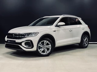 Hoofdafbeelding Volkswagen T-Roc Volkswagen T-Roc 1.5 TSI 2X R-Line 150PK, Virtual Cockpit, Apple Carplay, Multistuur, Cam, ACC, Private Glas, Dealer Onderhouden