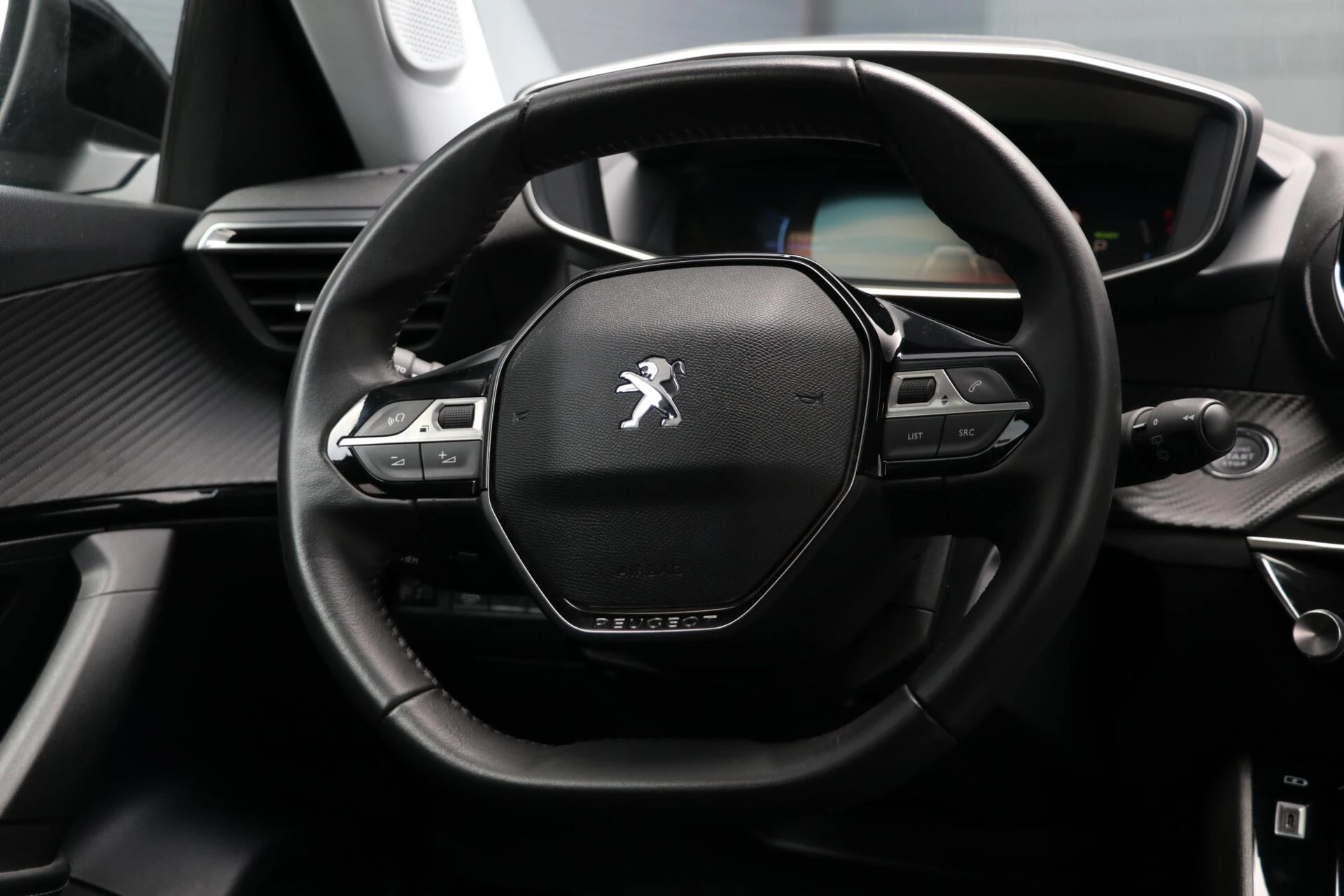 Hoofdafbeelding Peugeot e-2008