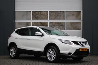 Nissan Qashqai 1.2 Connect Edition Automaat Cruise/Camera/Panodak/Keyless/PDC/Navi/Bluetooth/LED/17"LM/RadioCD.AUX.USB/Trekhaak