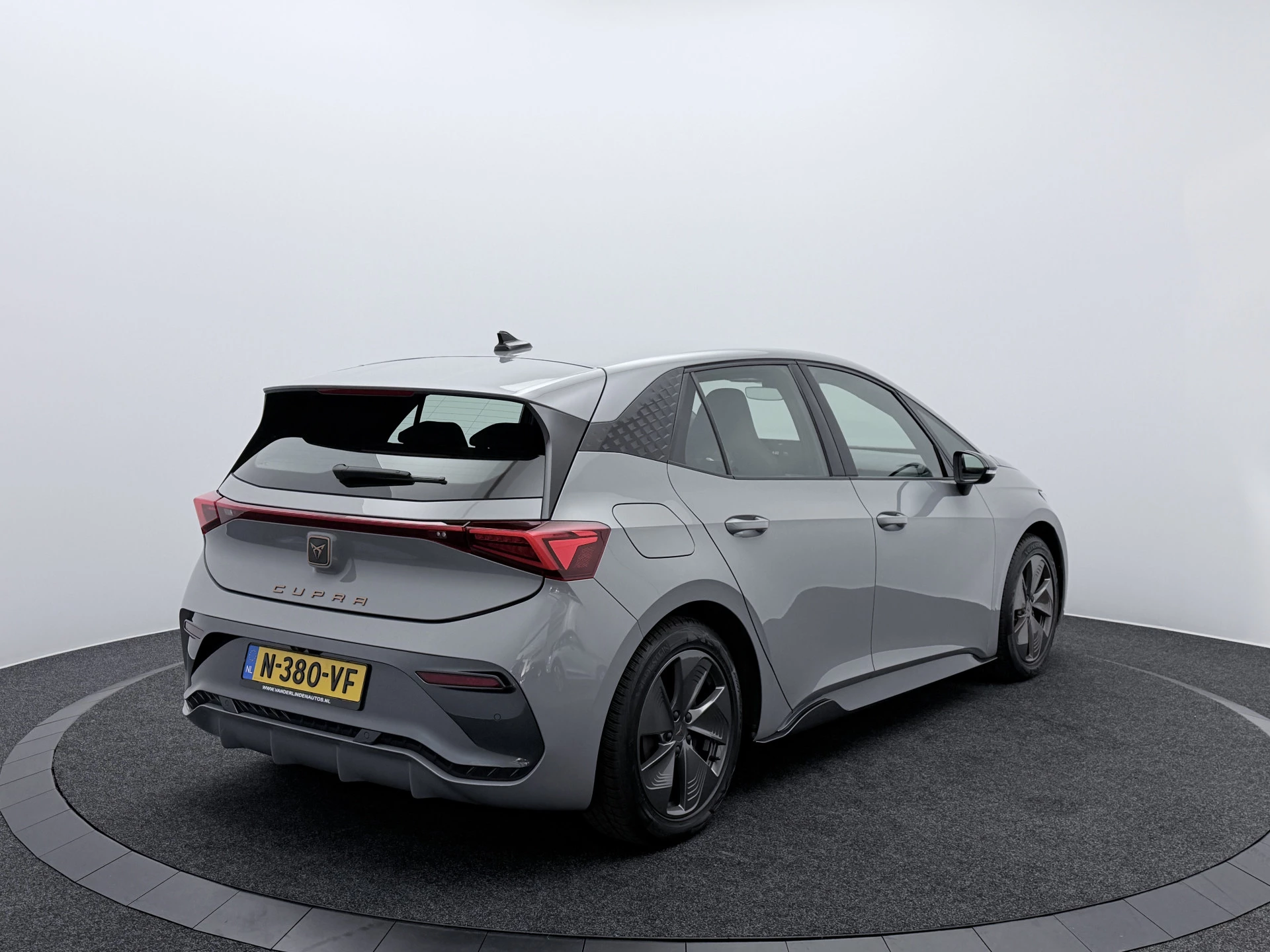 Hoofdafbeelding CUPRA Born