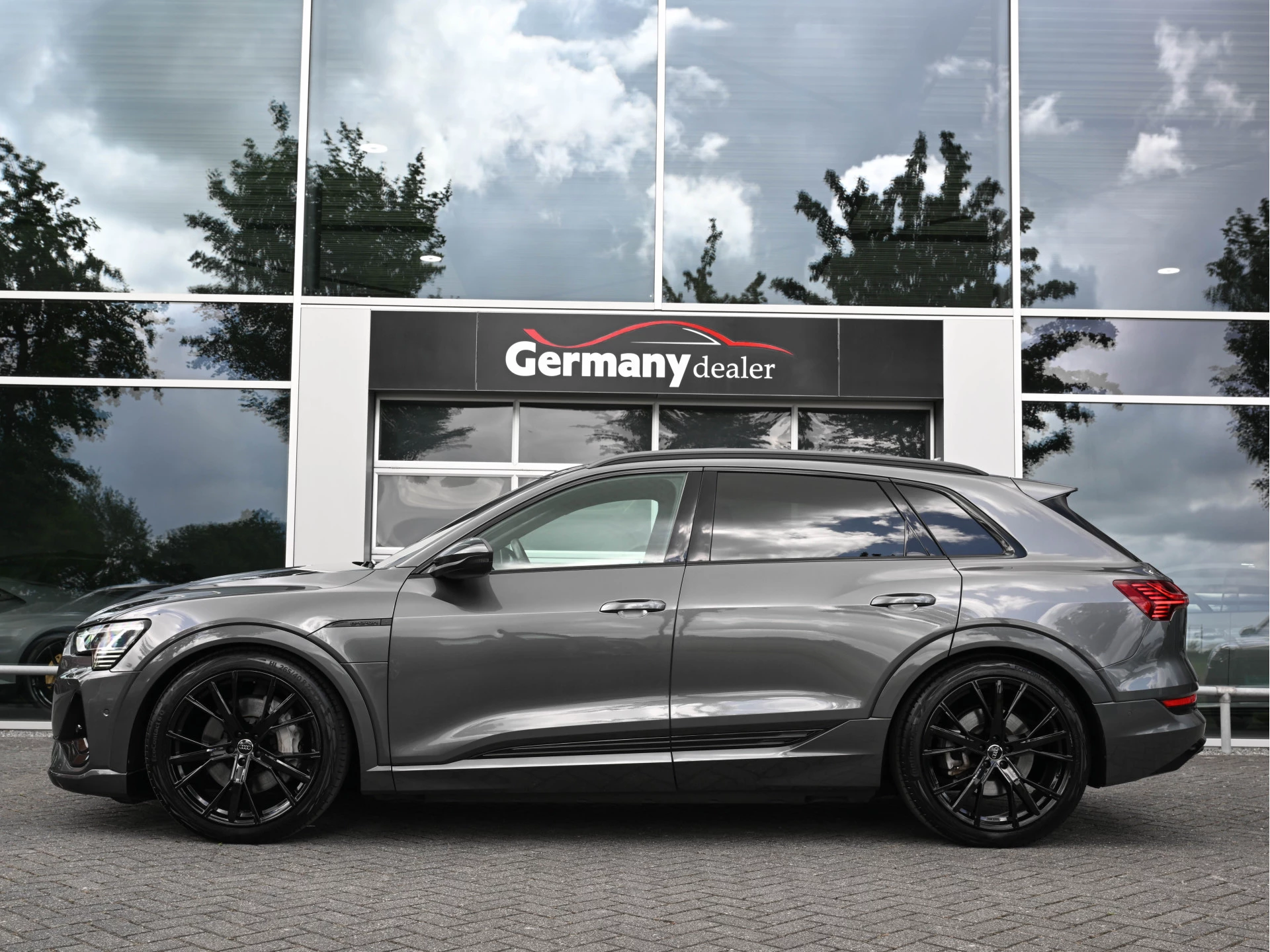 Hoofdafbeelding Audi e-tron