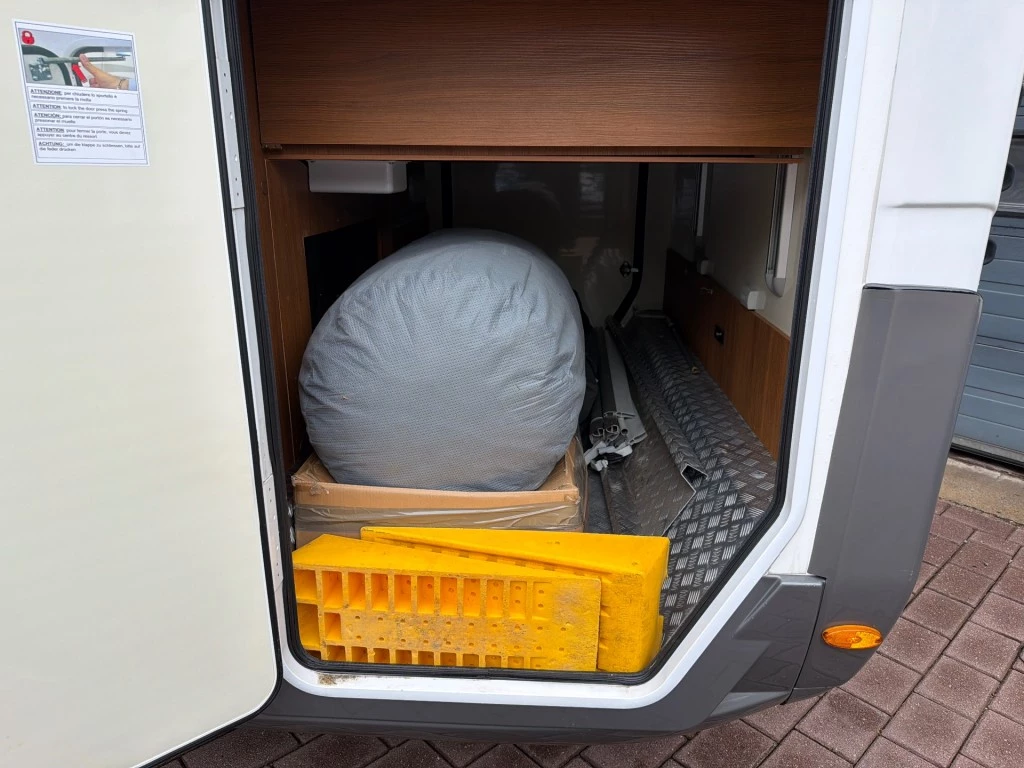 Hoofdafbeelding Elnagh Magnum 81