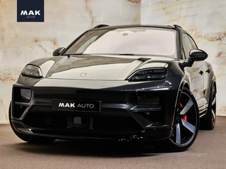 Hoofdafbeelding Porsche Macan Porsche Macan Turbo, pano, tr.haak, 22", Burmester, HUD, surround view, bijrijdersdisplay, matrix-LED, luchtv., privacy