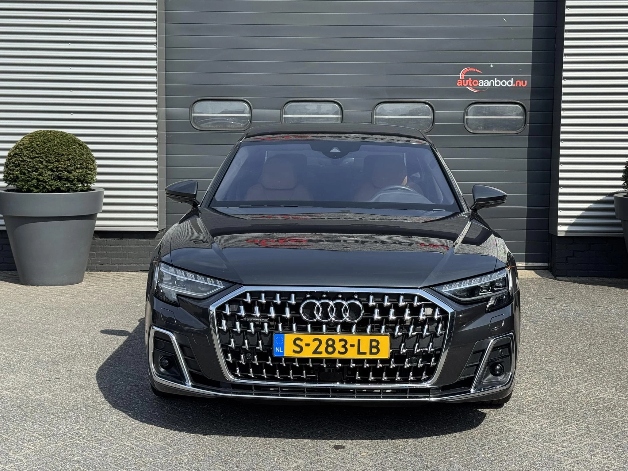 Hoofdafbeelding Audi A8