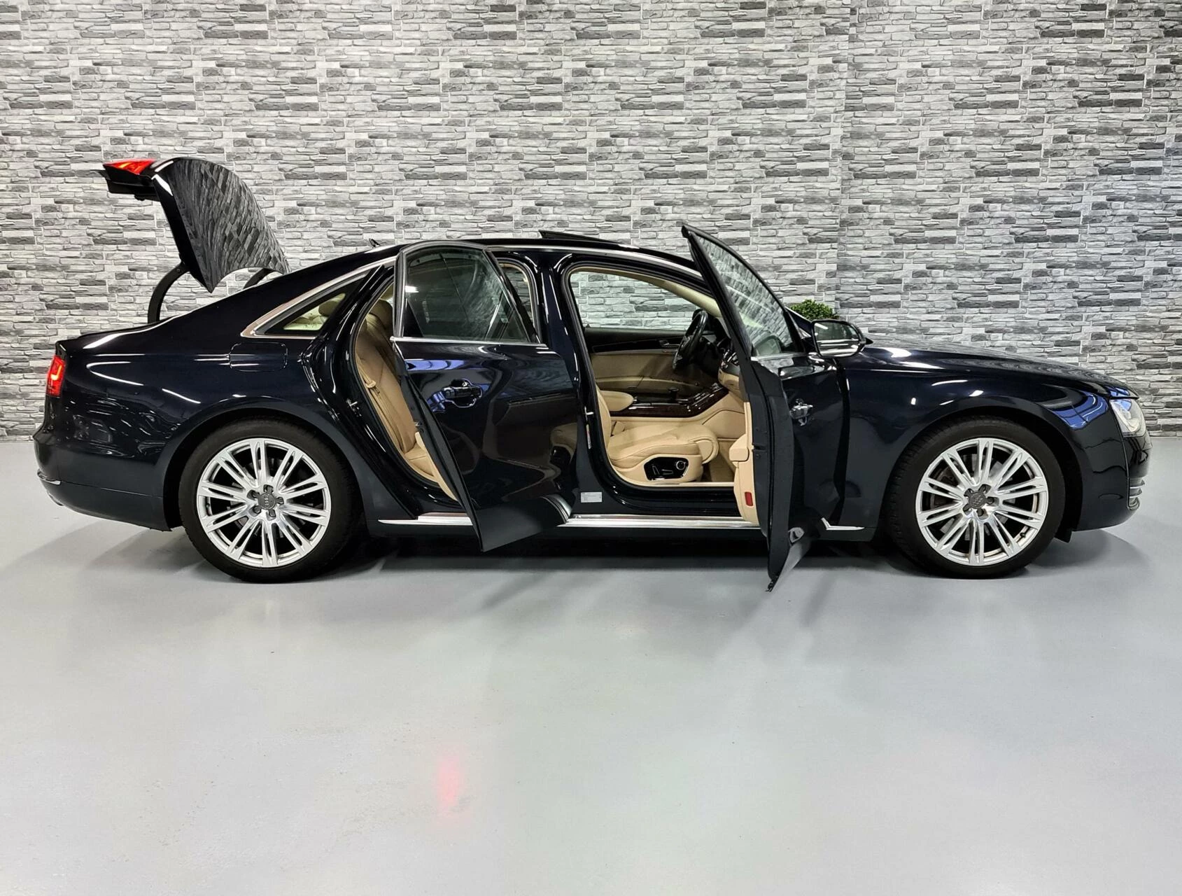 Hoofdafbeelding Audi A8