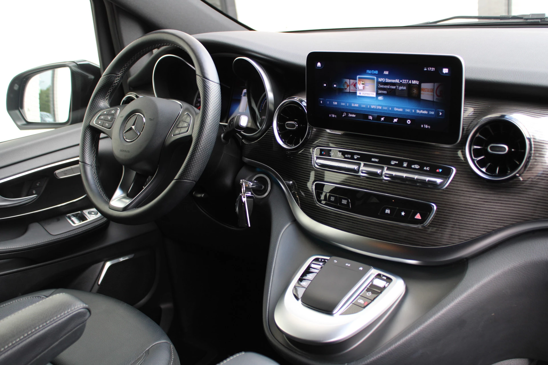 Hoofdafbeelding Mercedes-Benz EQV