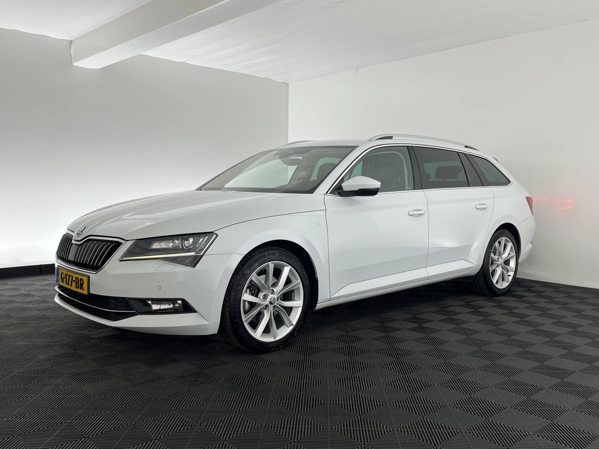 Hoofdafbeelding Škoda Superb