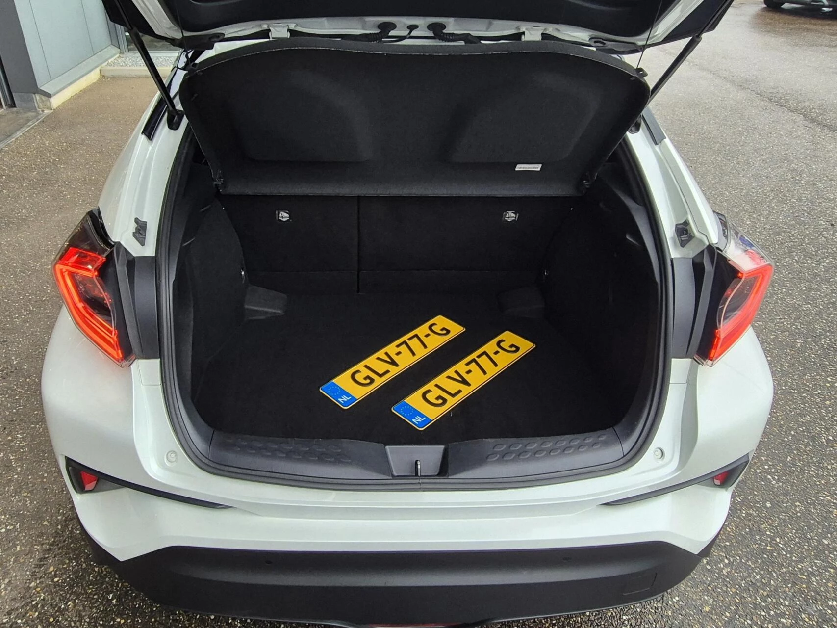 Hoofdafbeelding Toyota C-HR