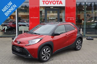 Toyota Aygo X ENVY 5-DEURS CLIMA KEYLESS PARK-SENSOREN PRIVACY-GLASS 17"LMV CAMERA APPLE/ANDROID