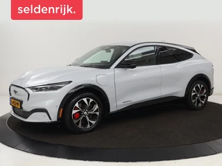 Hoofdafbeelding Ford Mustang Mach-E Ford Mustang Mach-E AWD 75 kWh | Leder | Stoelverwarming | Adaptive cruise | 360 camera | Adaptive cruise | B&O Sound | Stuurverwarming | Full LED